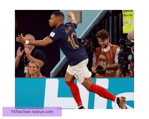 姆巴佩扛起法国新旗帜 本赛季表现稳健持续提升锋线